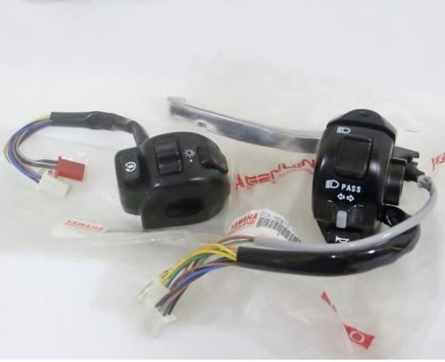ヤマハ純正　マジェスティ125　FI用　ハンドルスイッチ スイッチボックス　左右SET 　右スイッチ＋左ブレーキレバーASSY　新品 