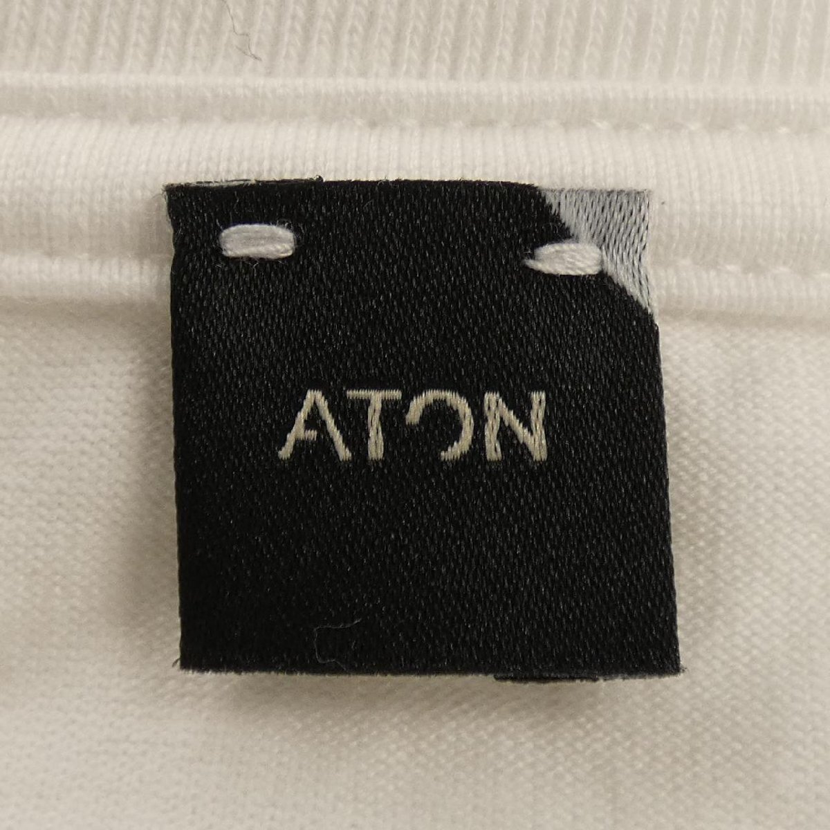 エイトン ATON Tシャツ