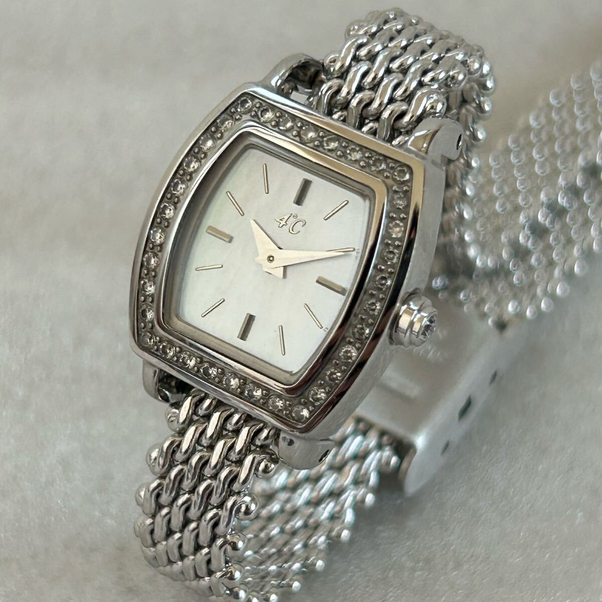 1000円? 4℃ 腕時計 稼働品 ヨンドシー スクエア ラインストーンベゼル クォーツ シェル文字盤 ステンレススチール レディース 美品