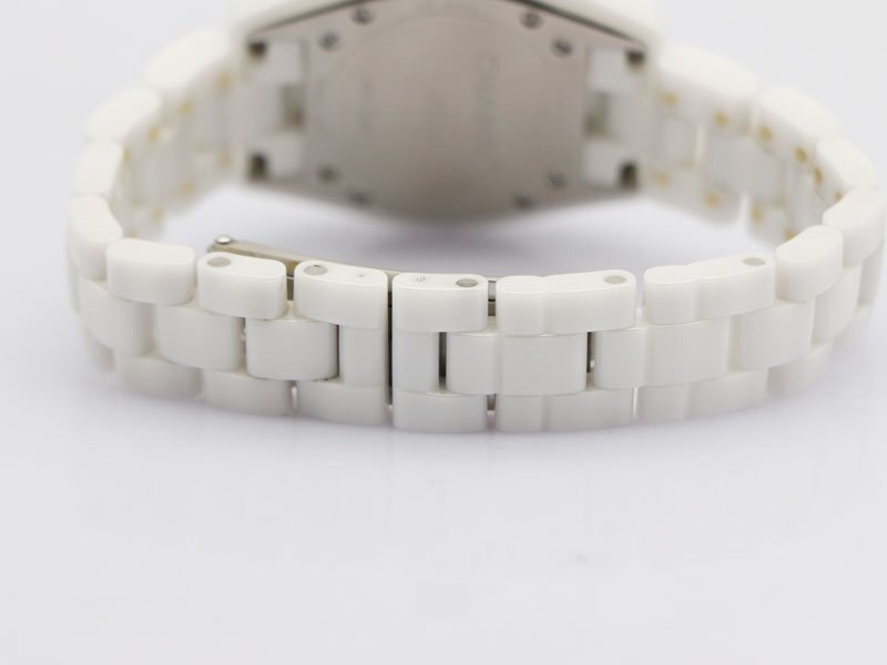 【 シャネル CHANEL 】 腕時計(jì) J12 H2422 ホワイトセラミック シェル文字盤 33mm 8Pダイヤ クォーツ レディース □新著 60035-0