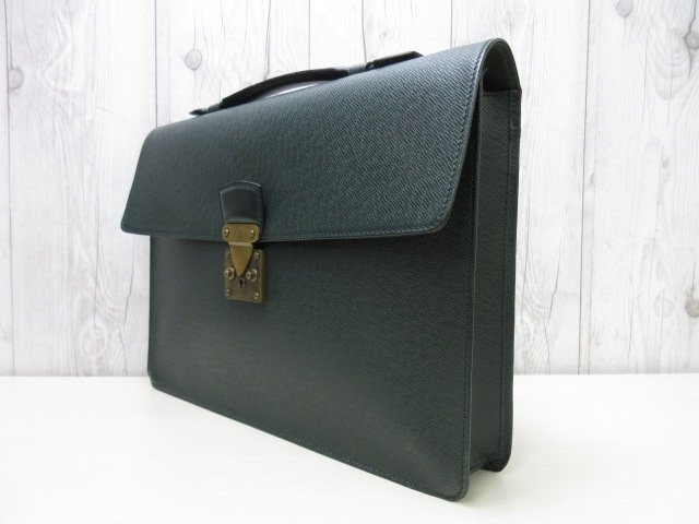 極美品 LOUIS VUITTON ルイヴィトン タイガ セルヴィエット クラド エピセア ビジネスバッグ バッグ M30074 レザー 緑 A4可 メンズ 84187Y