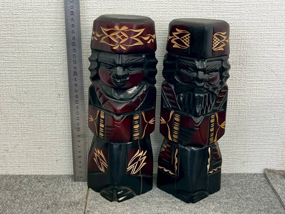 トーテムポールや船の模型などの工芸品セット トーテムポールや船の模型などの工芸品セット