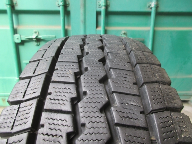 ☆ スタッドレス 205/70R16 ダンロップ 在庫1本 屋內(nèi)保管品 H413 ☆