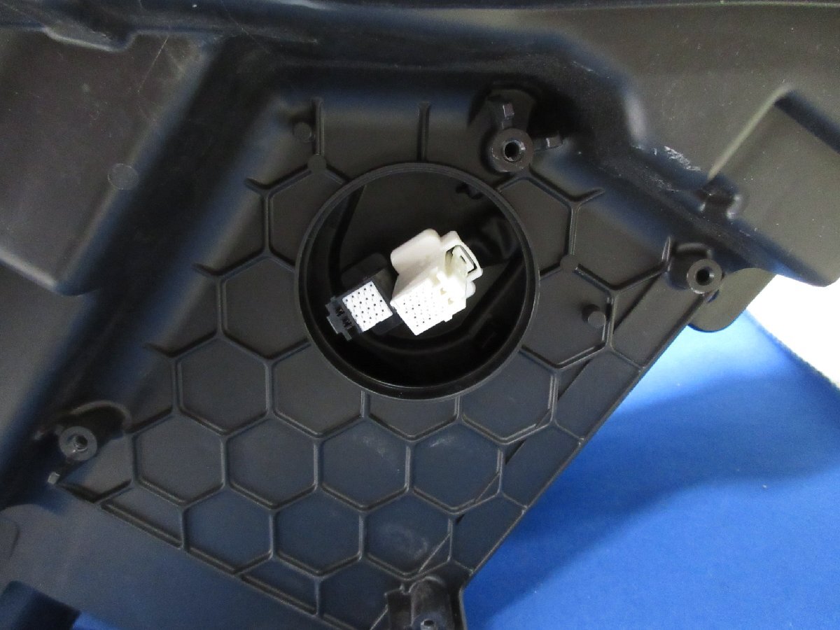ジャンク！　レクサス　RX500h/RX450h/RX350　TALA10/15/TALH17/AALH16　右ライト/右ヘッドライト　LED　純正　KOITO 48-257 【Z】 256930