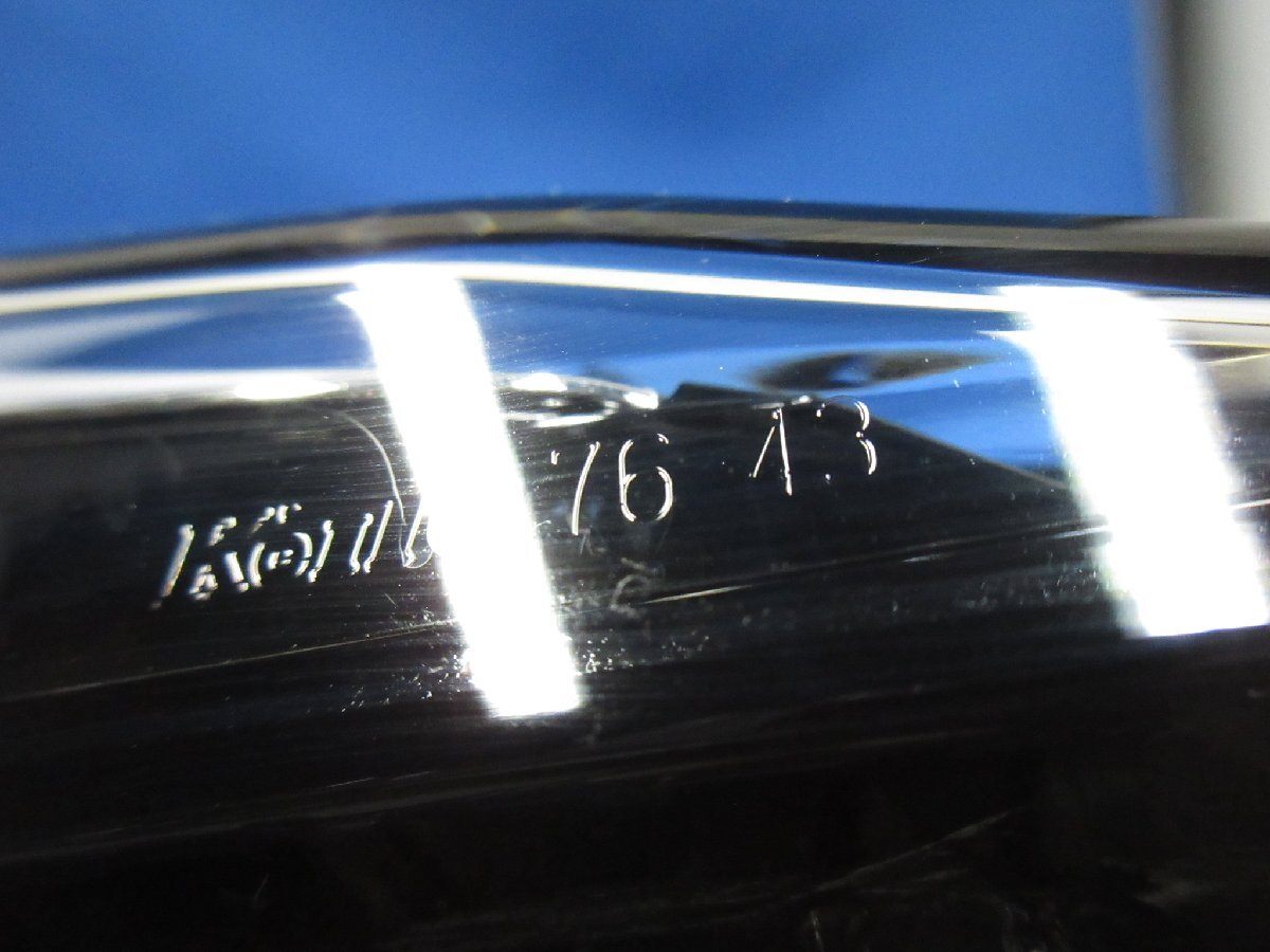 レクサス　UX250h/UX200　MZAA10/MZAH10　右ライト/右ヘッドライト　LED　純正　KOITO　76-43　【B5】　516132