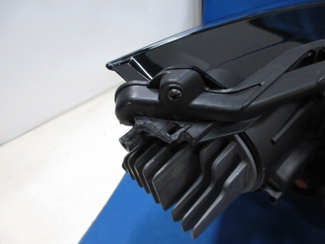 レクサス　NX250/NX350h/NX450h　AAZA20/AAZA25/AAZH25/TAZA25　左ライト/左ヘッドライト　3眼LED　純正　KOITO　78-58　【11】　222128