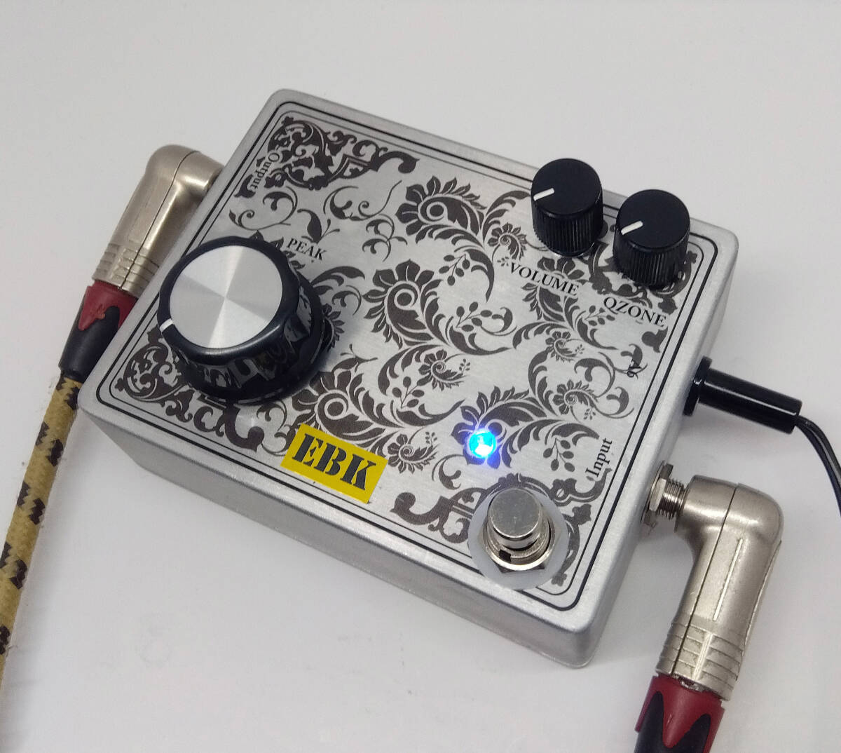 即決 QZONE 半止めワウ　CRYBABY　Q-ZONE QZ-1 足で操作OK　電池格納OK　送料無料