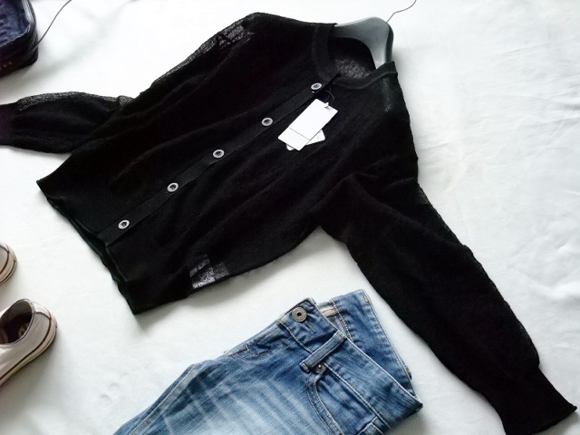 訳ありAudrey and John Wadオードリーアンドジョンワッド★シアー★裾袖メロー丸首ベーシックカーデガン★M黒ブラック著回し冷房対策重ね著