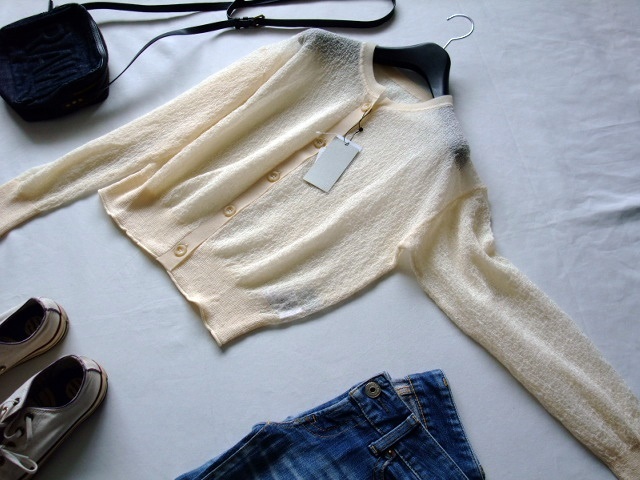 訳ありAudrey and John Wadオードリーアンドジョンワッド★シアー★裾袖メロー丸首ベーシックカーデガン★Mベージュ著回し冷房対策重ね著