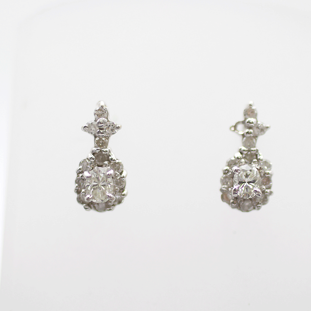K18WG　ピアス　メレダイヤ入りデザインピアス　D,FD 0.10ct　0.10ct D,FD 09.ct　0.90ct 1.1g