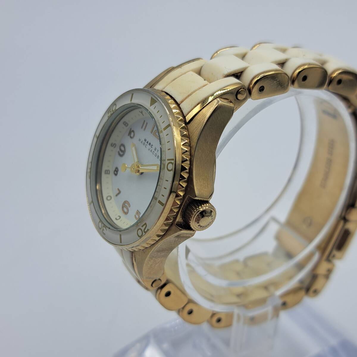 N40343P● MARC BY MARC JACOBS MBM2562 クオーツ時(shí)計(jì) 白文字盤 レディース時(shí)計(jì) マークバイマークジェイコブス 腕時(shí)計(jì) ブランド 3針時(shí)計(jì)