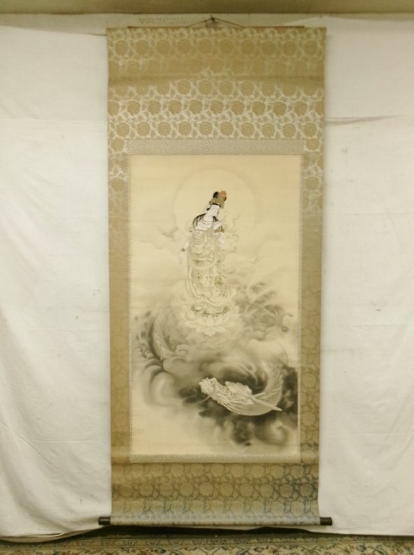 E3936 落款有 雲龍に観音像図 肉筆絹本 掛軸 大幅 仏画(人物