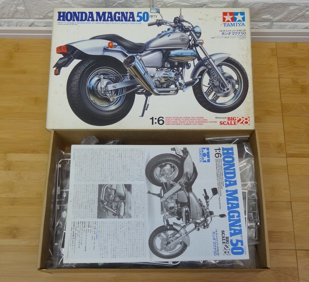 タミヤ HONDA MAGNA 50 プラモデル 1/6マグナ50