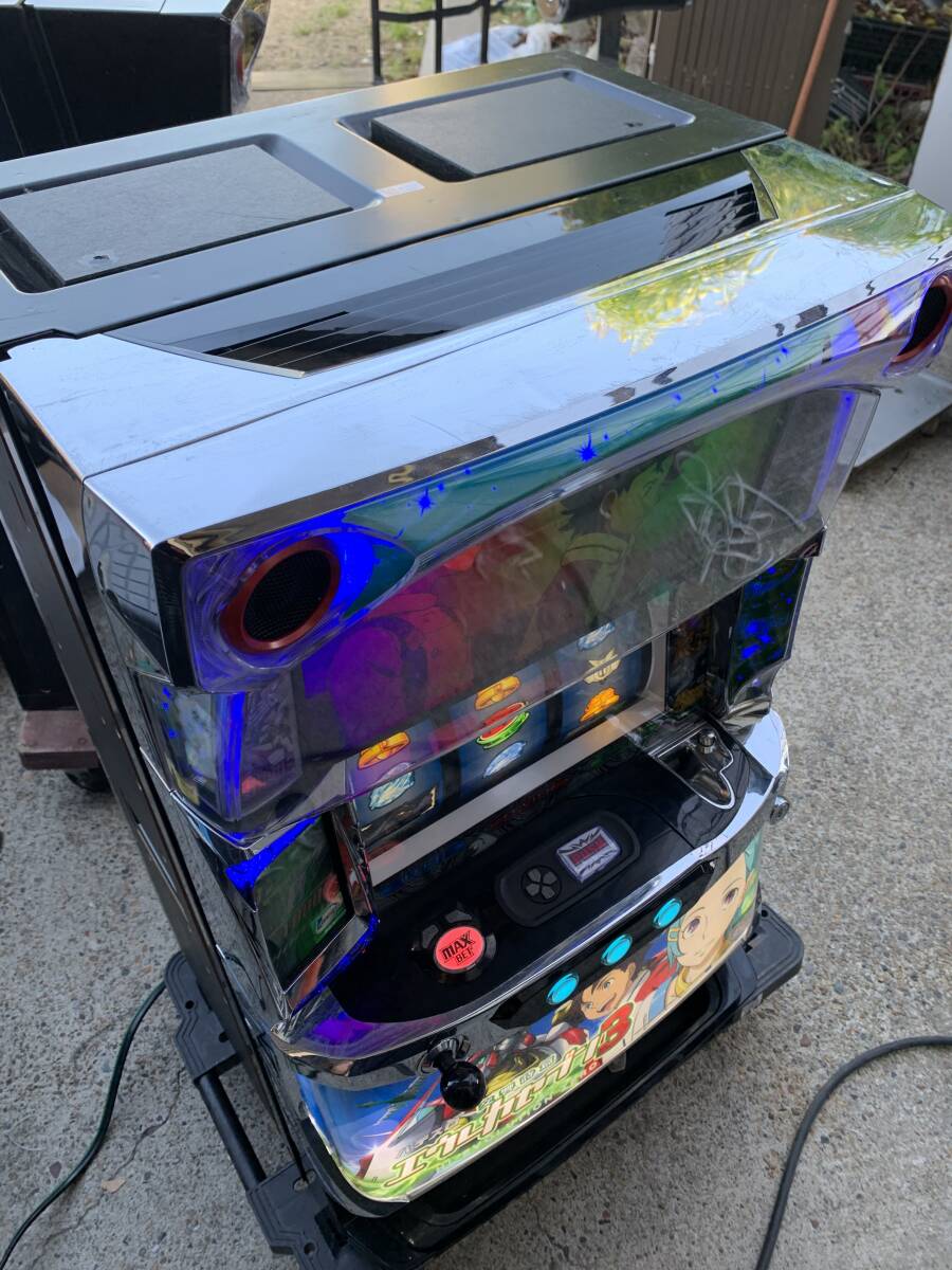 送料込　パチスロ　実機　サミー　エウレカセブン2 コイン不要機　鍵　家庭用電源 交響詩篇エウレカセブン2 パチスロ 実機 家庭用電源 スロット