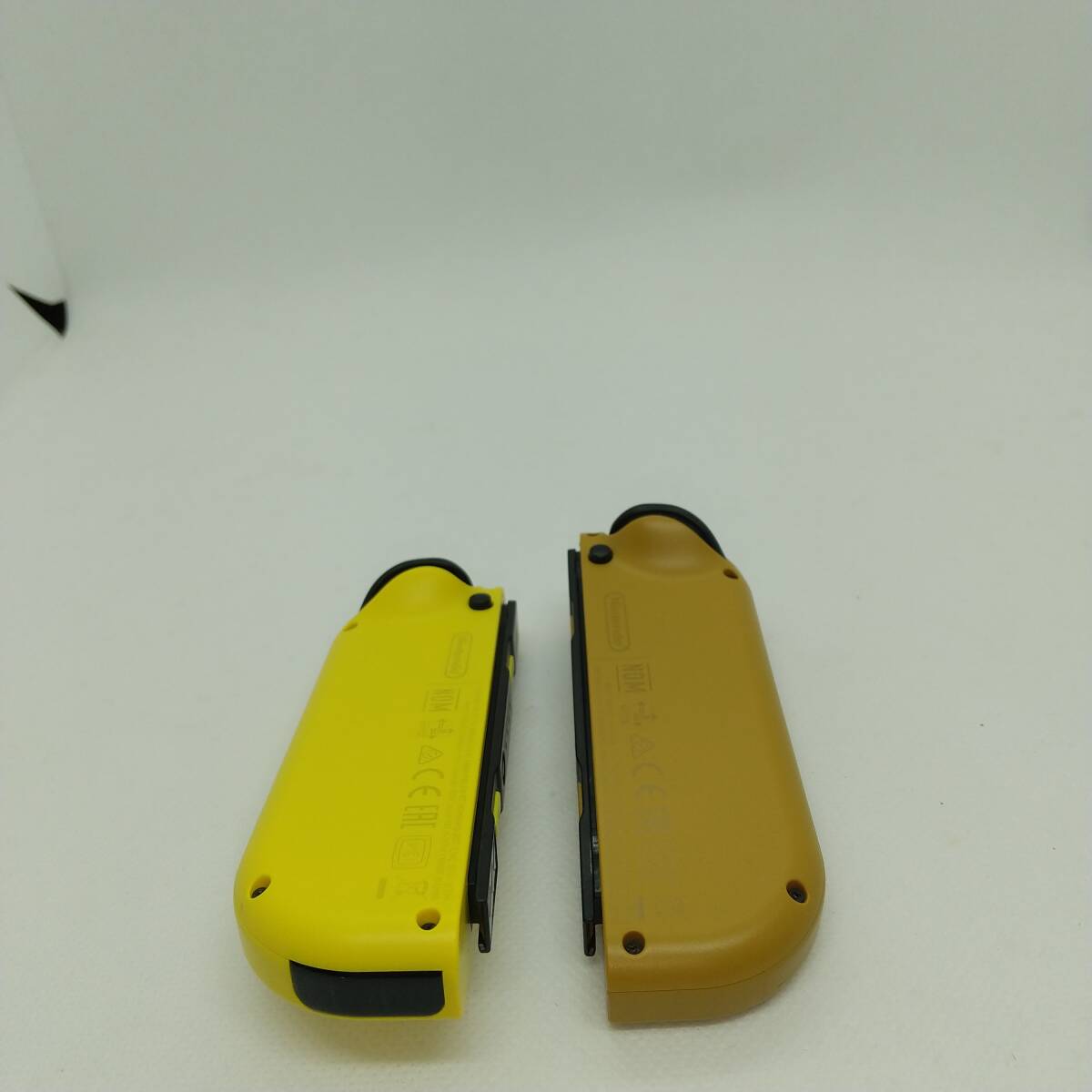 美品】①Switch ジョイコン Let's Go ピカチュウ＆イーブイ 左右