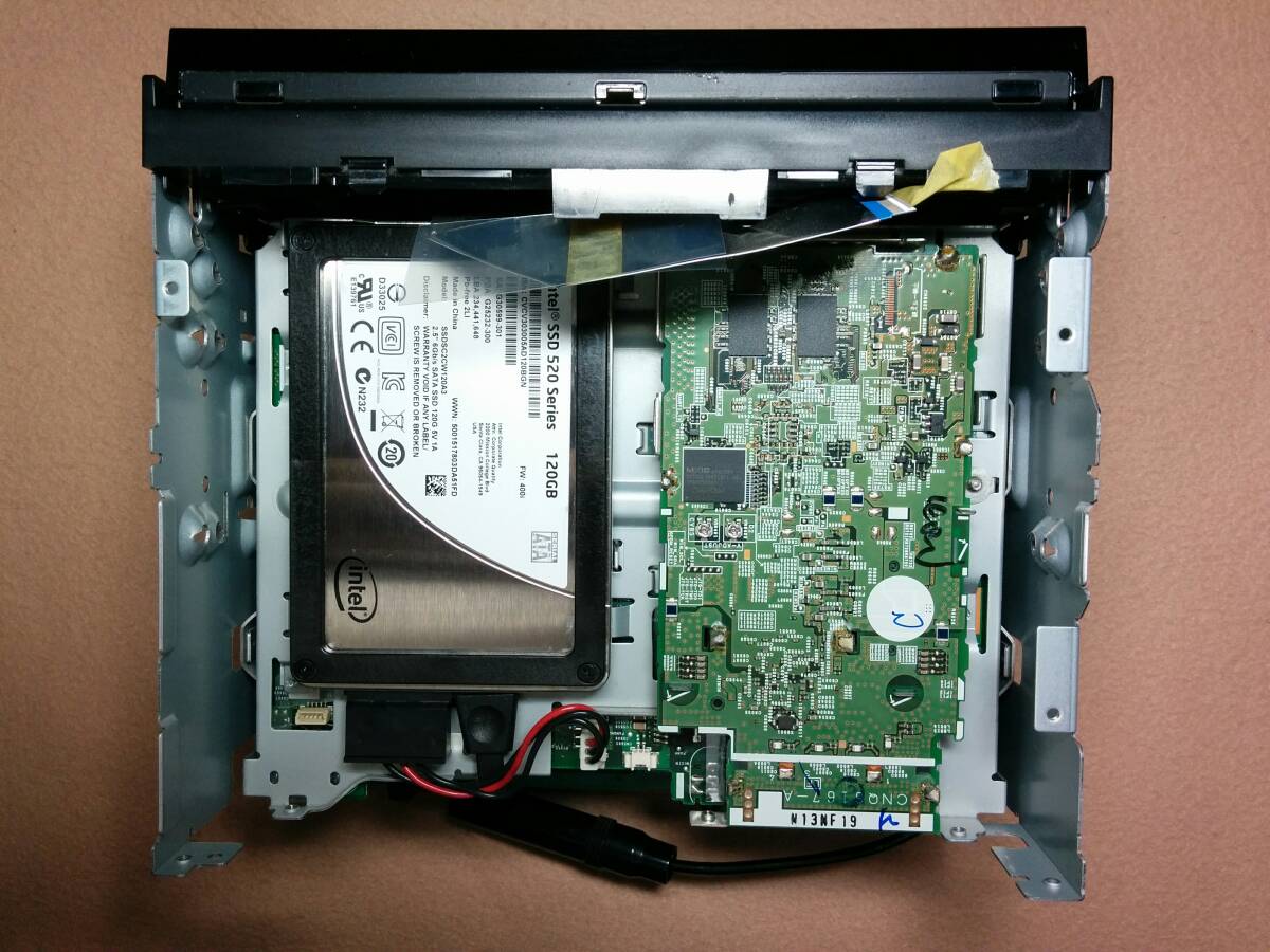 純正HDD ? 処理速度が速い高速SSD交換済↑