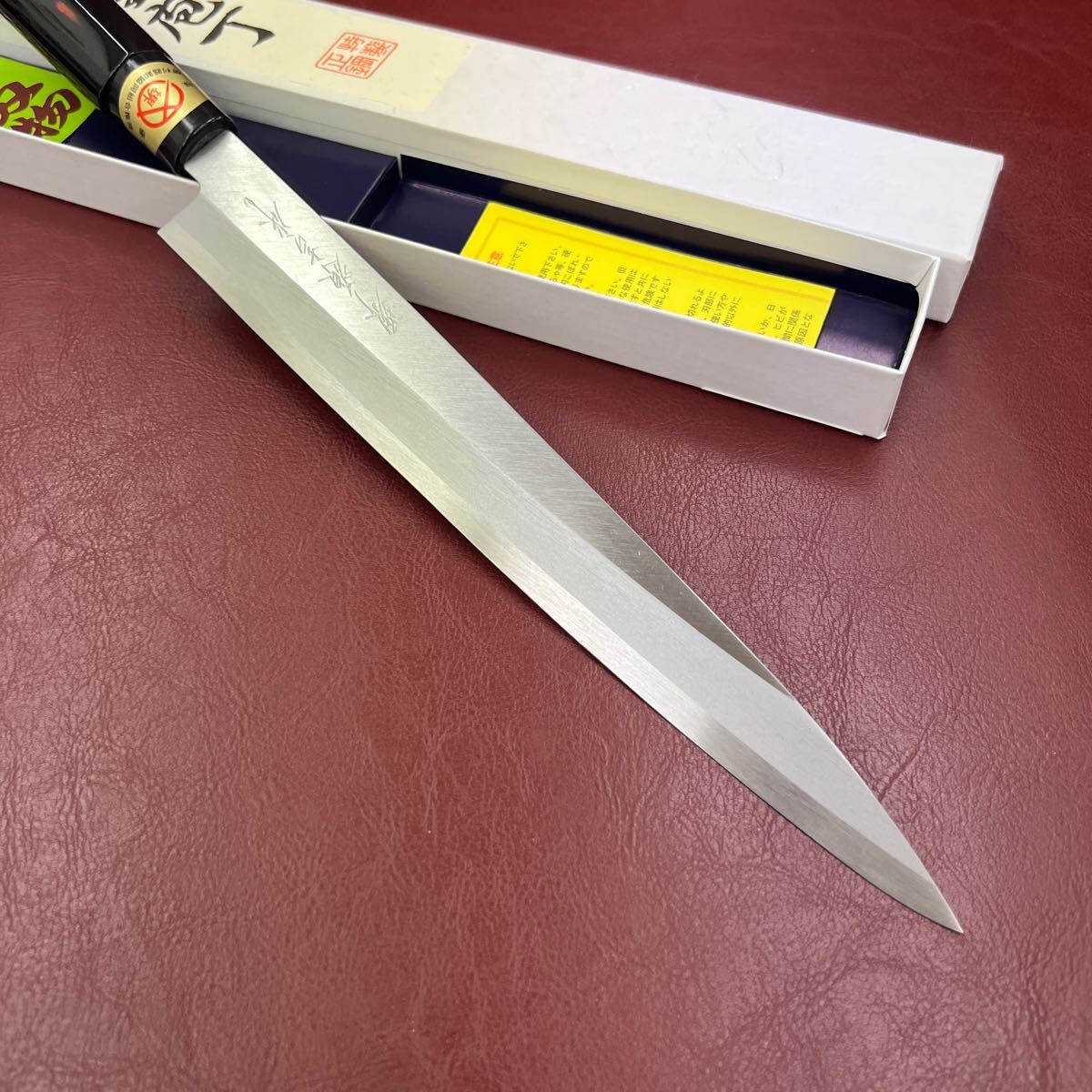 ★新品送料込★堺打刃物はがね鍛造刺身包丁240mm黒塗柄化粧箱入り右片刃裏押し 送料込 新品未使用 堺打刃物はがね鍛造刺身包丁240mm黒塗柄8寸