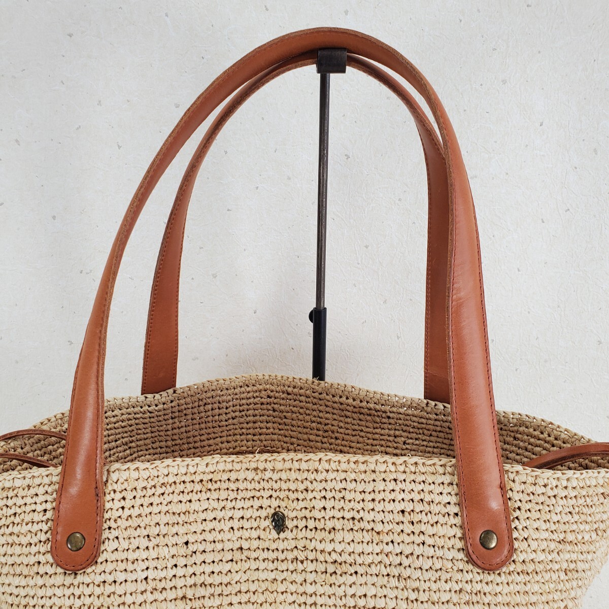 美品 HELEN KAMINSKI ヘレンカミンスキー (バケツ型/牛革レザー 美品 HELEN KAMINSKI ヘレンカミンスキー (バケツ型/牛革レザー