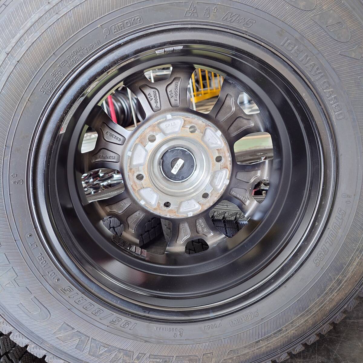 キャラバン用★D,O,S　15インチ　6J　IS45　PCD139.7-6H★グッドイヤー　アイスナビカーゴ　195/80R15　107/105L　2023年制造