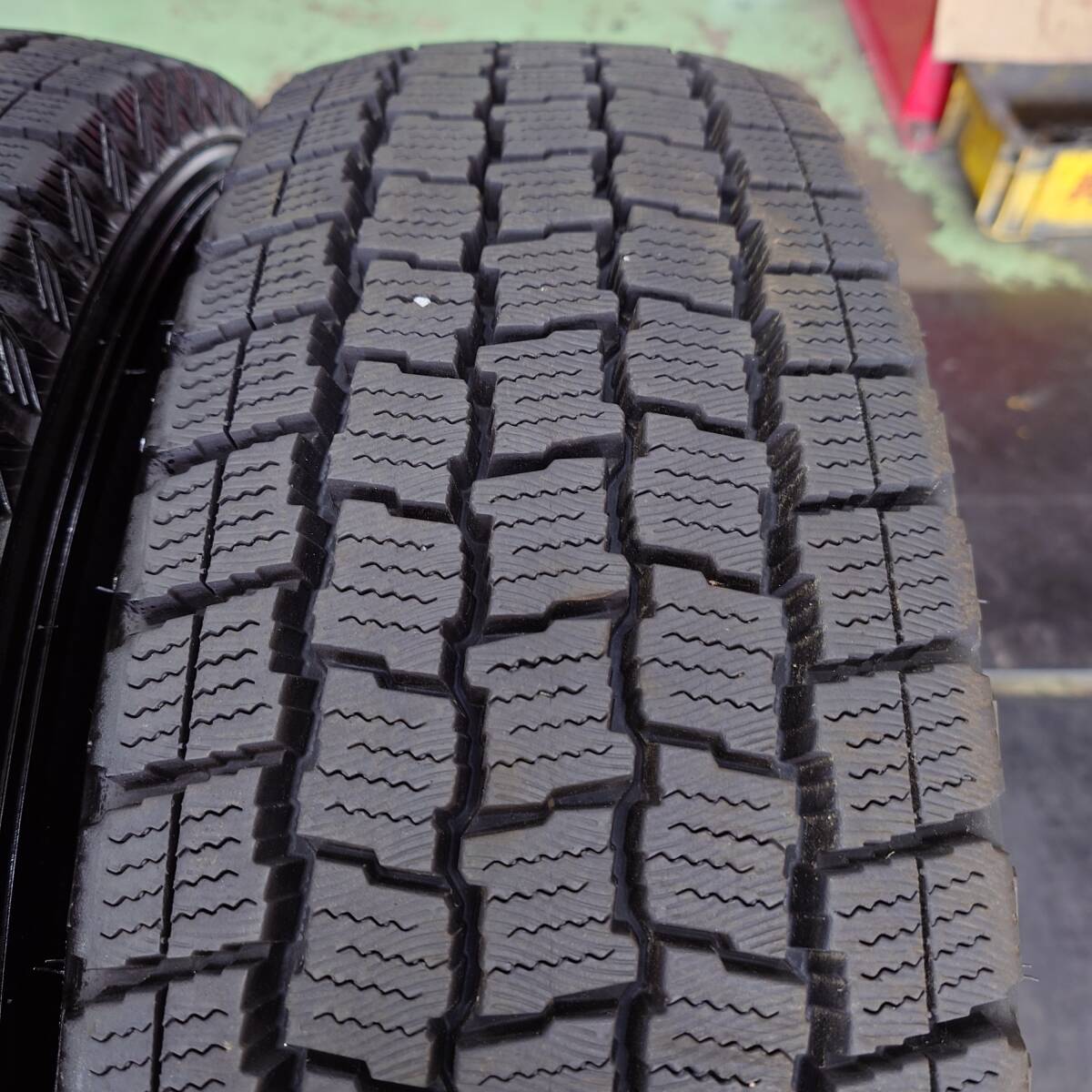 キャラバン用★D,O,S　15インチ　6J　IS45　PCD139.7-6H★グッドイヤー　アイスナビカーゴ　195/80R15　107/105L　2023年制造