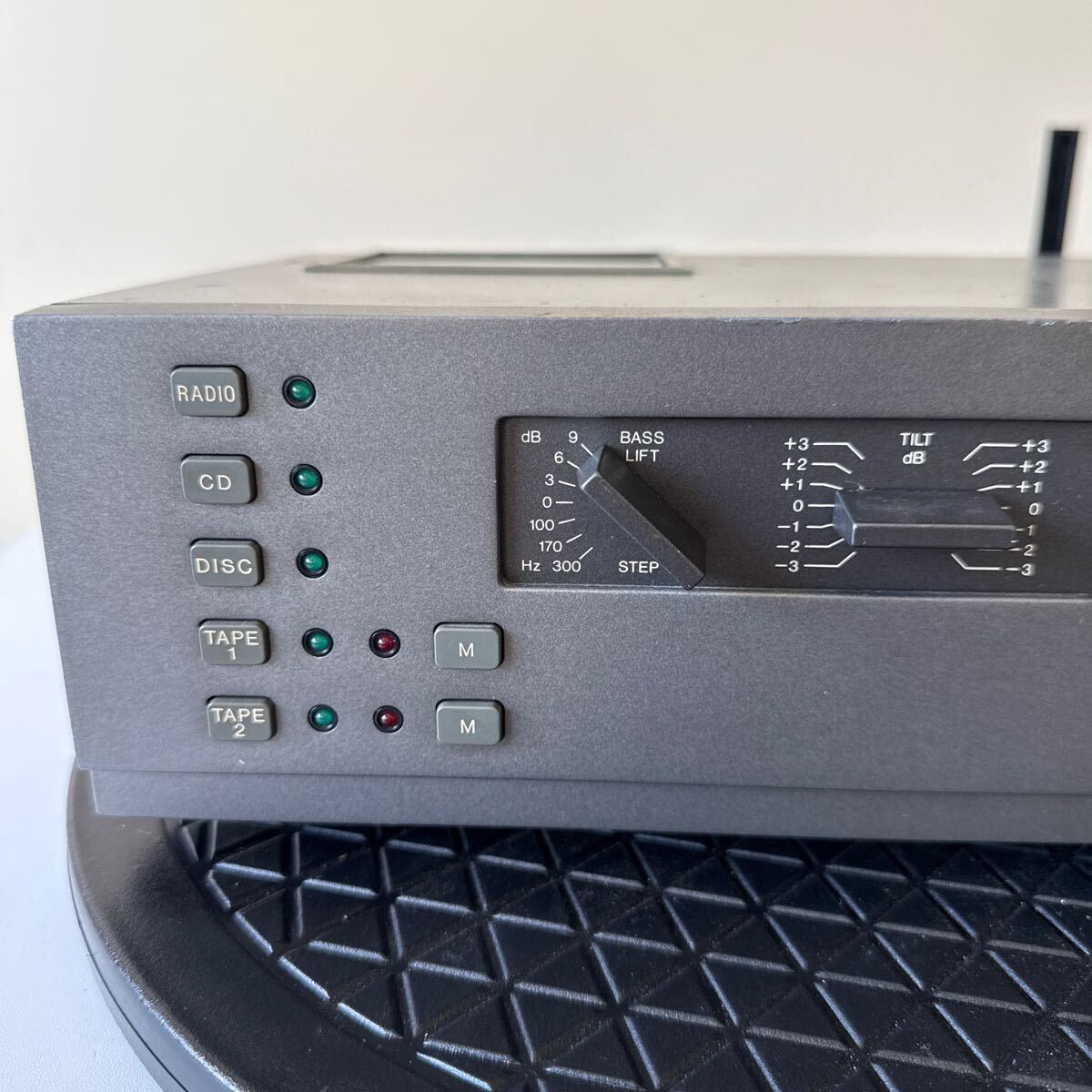 英國の名機 アンププリアンプQUAD44后期モデル オールRCA入出力アンティーク 現(xiàn)狀品