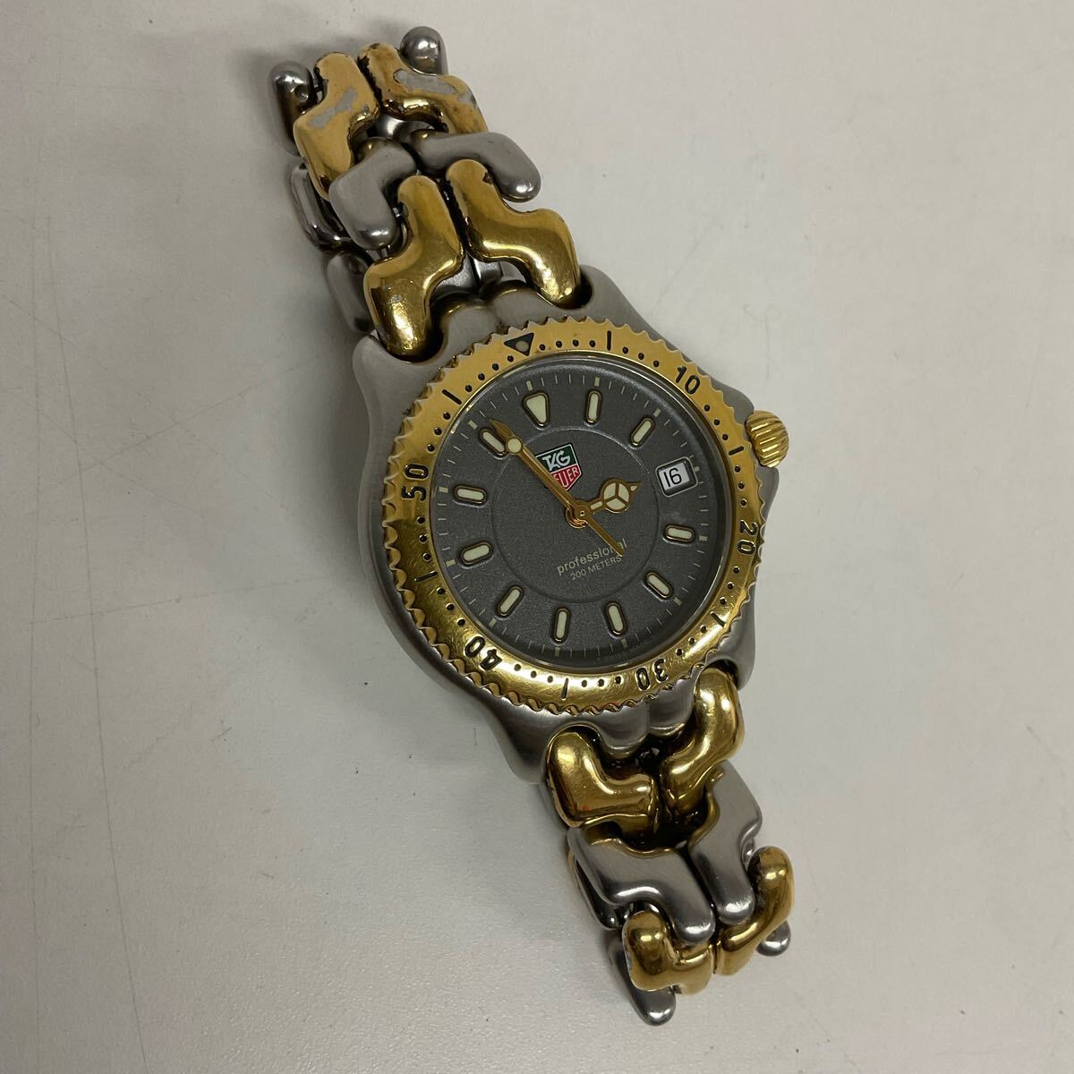 営YY096-60◆ 【電池交換済み?稼働品】TAG HEUER タグホイヤー プロフェッショナル 200m WG1220-K0 グレー文字盤 コンビ クォーツ腕時(shí)計(jì)
