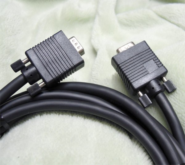 ディスプレイケーブル　ミニＤ－ｓｕｂ１５ピン　３ｍ　中古_画像3