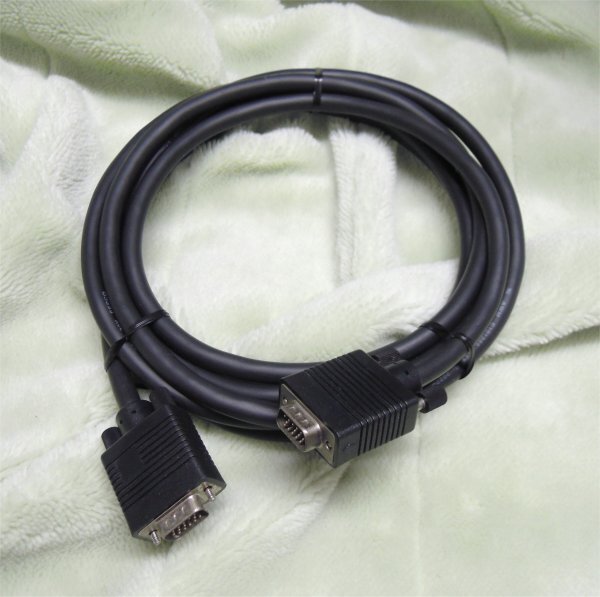 ディスプレイケーブル　ミニＤ－ｓｕｂ１５ピン　３ｍ　中古_画像1