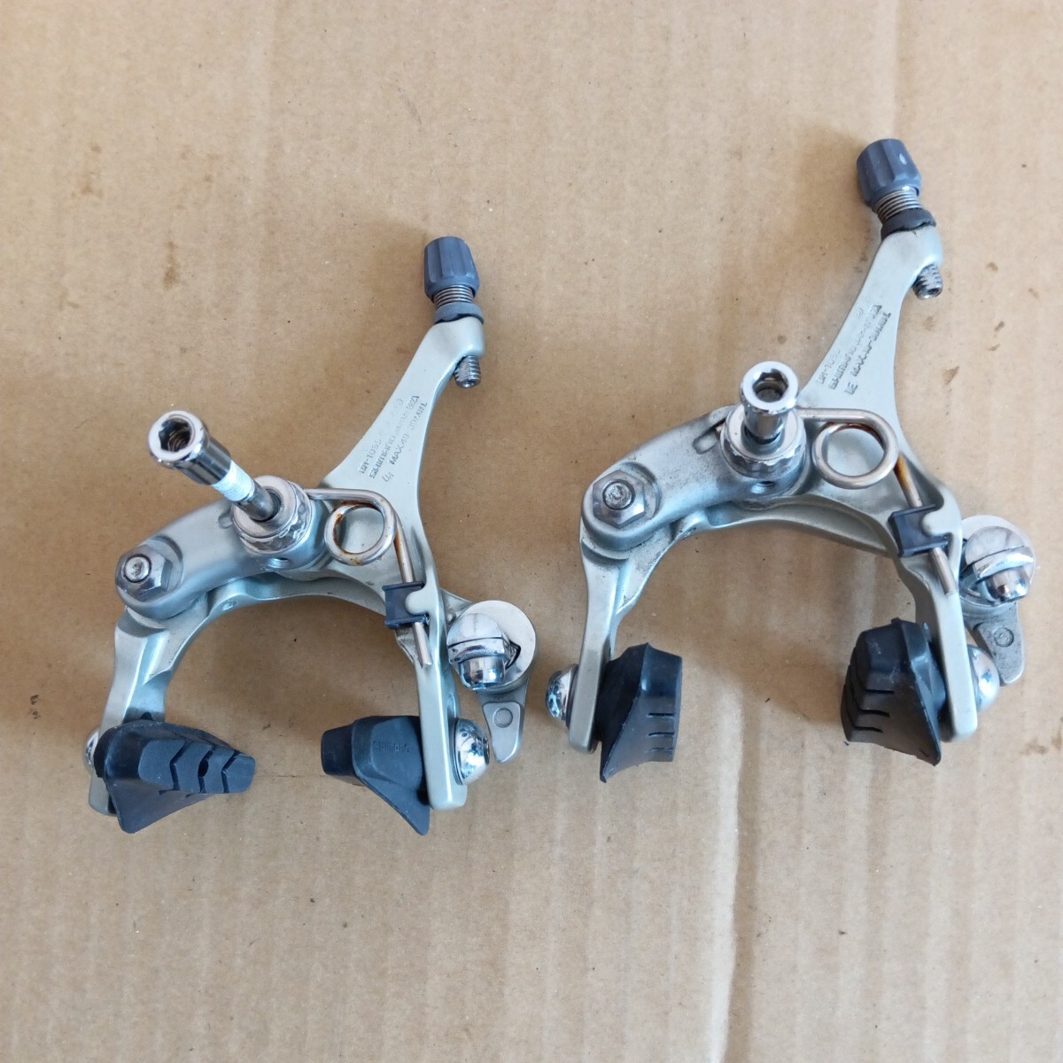シマノ１０５ブレーキ、ＢＲ?１０５６前后セット、中古美品