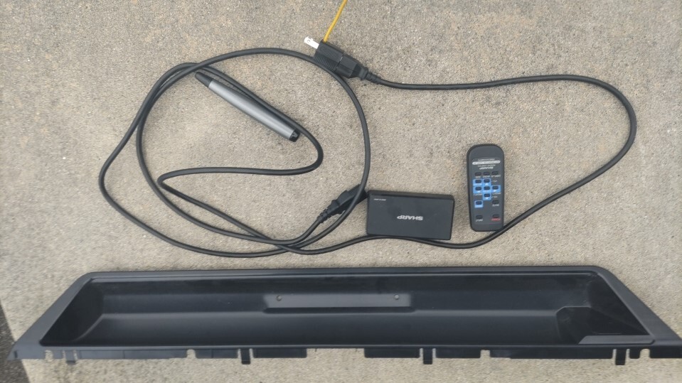 シャープ　BIG PAD ビッグパッド　８０型インフォメーションディスプレイ?。福哎ぅ螗痢N-L803C ジャンク品