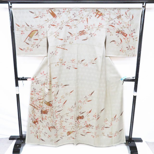 訪問着 着物 中古 正絹 袷 フォーマル 金駒刺繍 萩に楽器の図 女郎花色 多色 金 身丈162cm 裄68cm M きもの北條 A1187-4_画像3