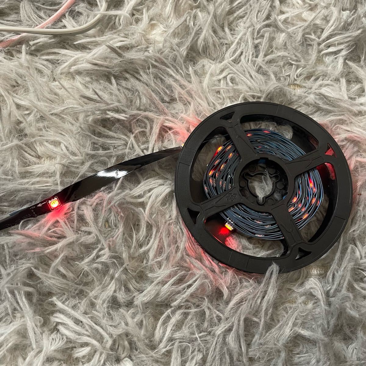 LEDテープライト★RGB 5M USB 5V マルチカラー 1cm幅★赤 ピンク 紫 青 水色 緑 黃緑 黃色 オレンジ 點(diǎn)滅 イルミネーション 車 バイク