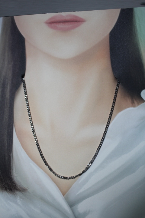 【即決】送料185円　Miono 磁気ネックレス　シルバー　日本制　男女兼用 長さ45cm 90mT磁石２個付