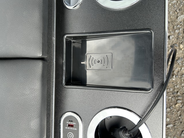 ハイエース200系　ワイド　センターコンソール