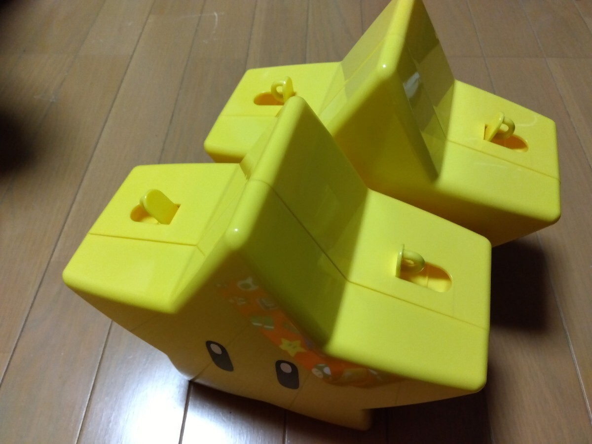 通常はフックを掛ける所が隠れてます