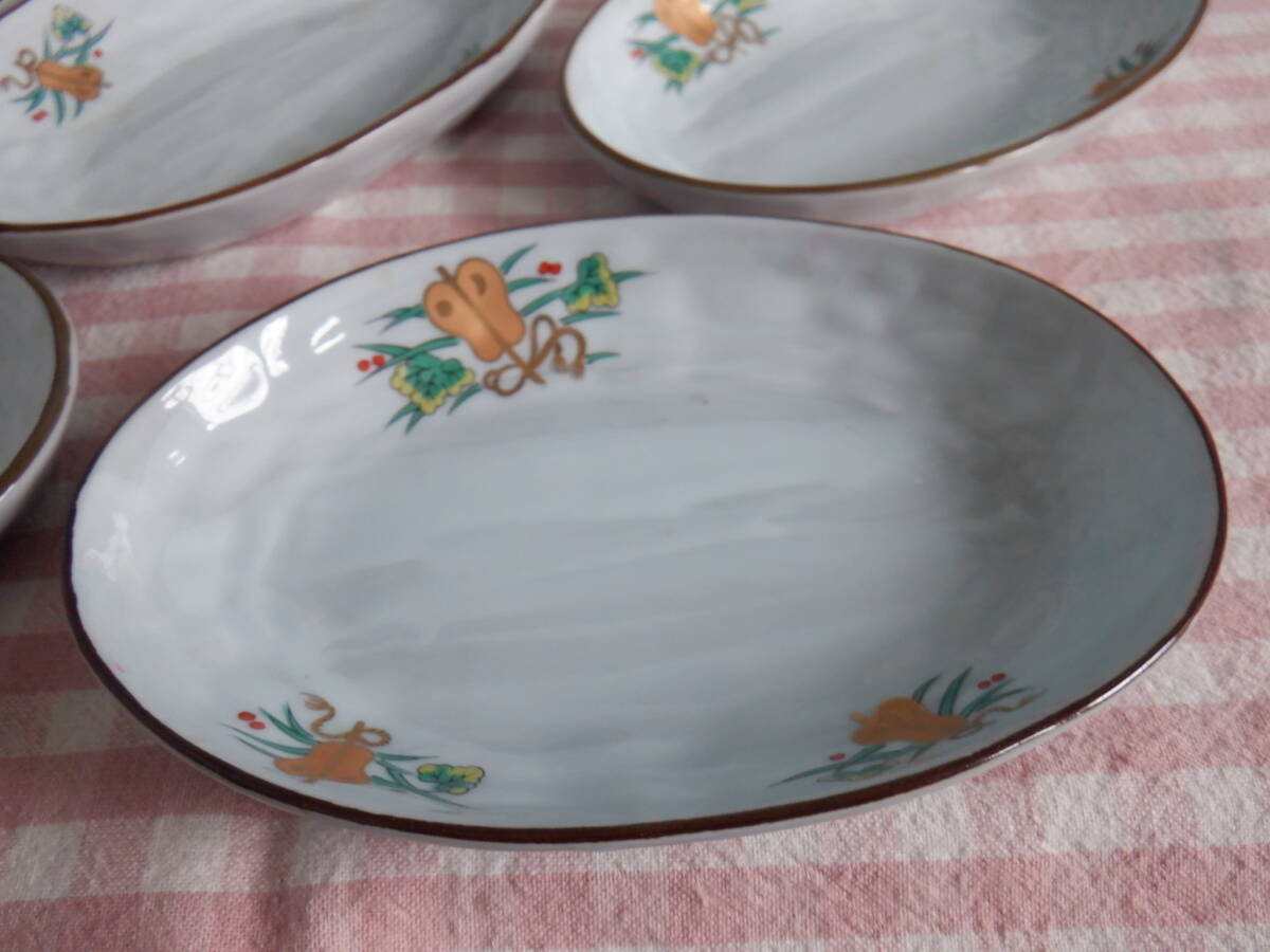 E6『金色の軍配の絵柄 楕円形の小皿~5枚セット 陶磁器 和食器』~箱なし 長期保管品 その1_画像2