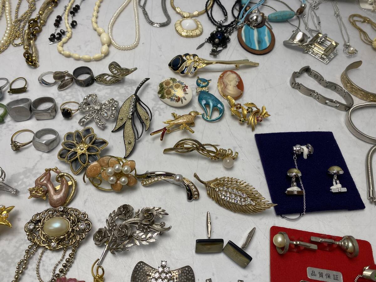 2-2332 アクセサリー まとめ売り ブレスレット ブローチ リング 2-2332 アクセサリー まとめ売り ブレスレット ブローチ リング