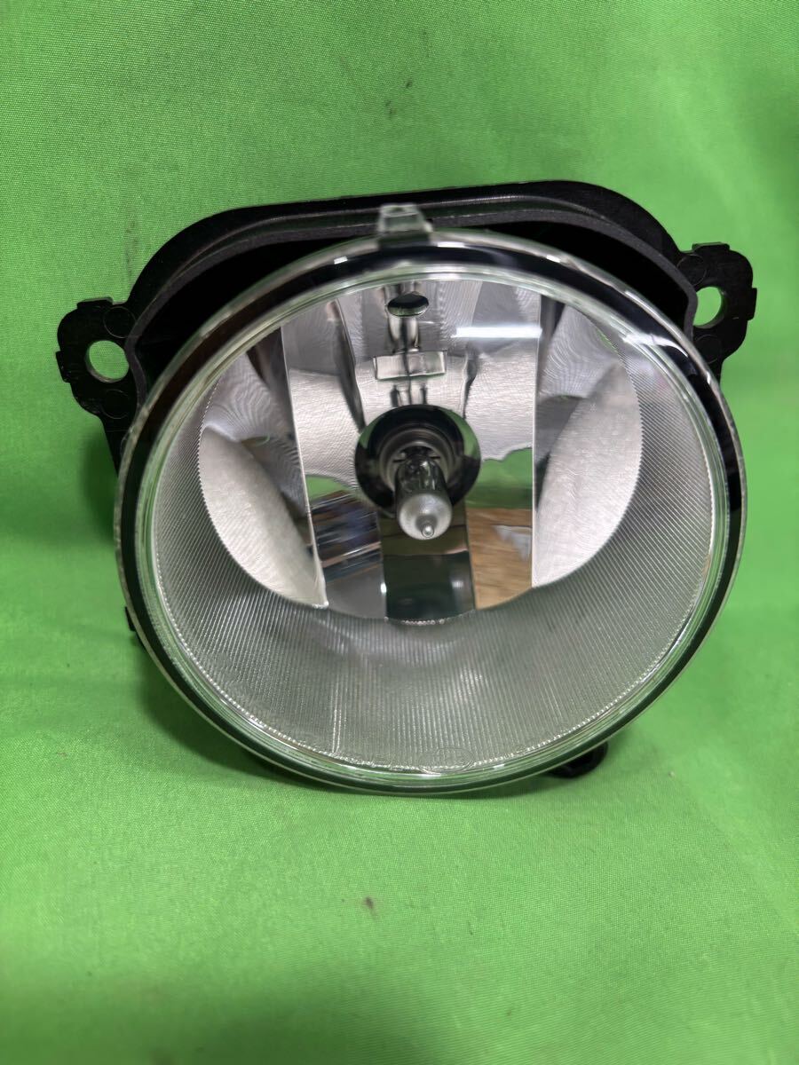 Мицубиси ek Cross B38W оригинальный правая противотуманная фара галоген мойка машин царапина на уровне .8321A857 дом частного лица рассылка не возможно