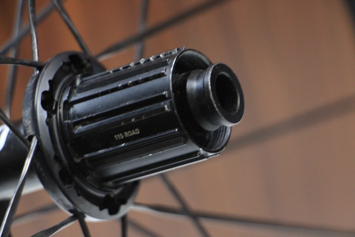 ○DT SWISS ARC 1100 DICUT DB 62 シマノフリー 11/12s対応 クリンチャー チューブレス カーボンホイールセット