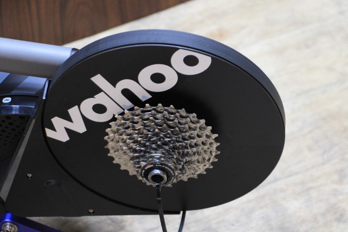 ◇Wahoo ワフー KICKR SMART キッカースマート V6 WFBKTR122 スマートトレーナー zwift対応 ULTEGRA 12sスプロケット付屬