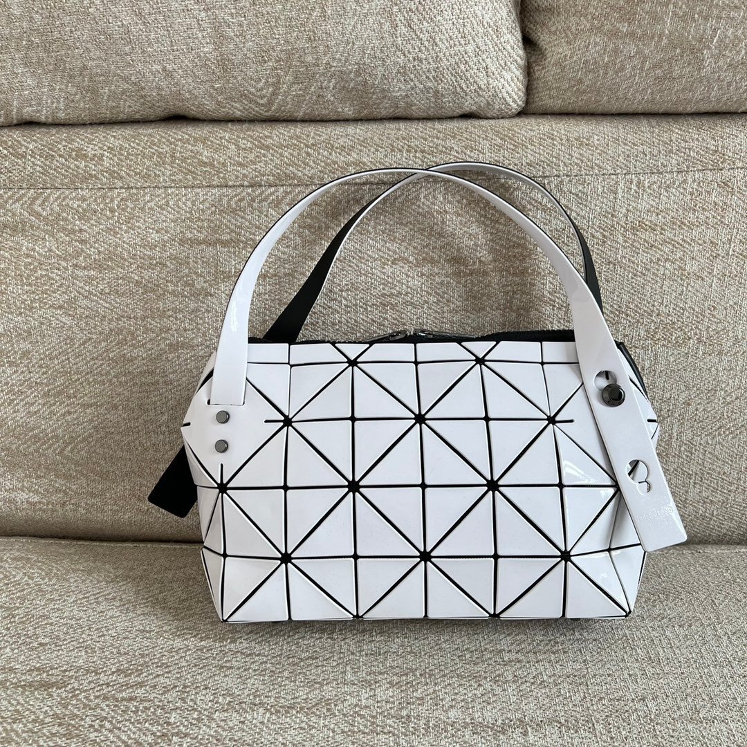 BAO BAO ISSEY MIYAKE バオバオイッセイミヤケ トートバッグ ショルダバッグ