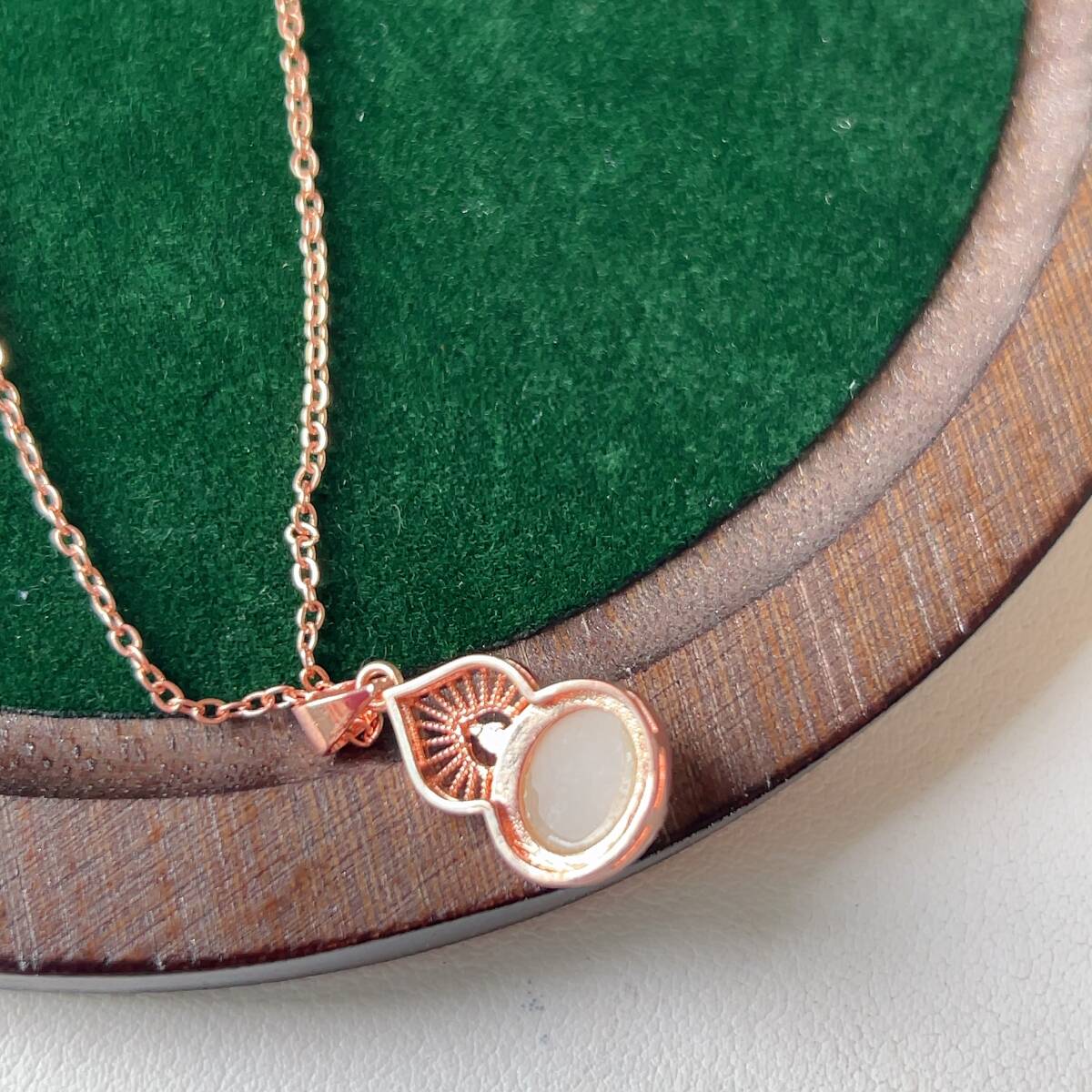 ♪和田玉♪ヒスイ♪ネックレス♪ペンダント♪天然石♪パワーストーン♪巾着袋付き♪プレゼントにもP305126_画像3