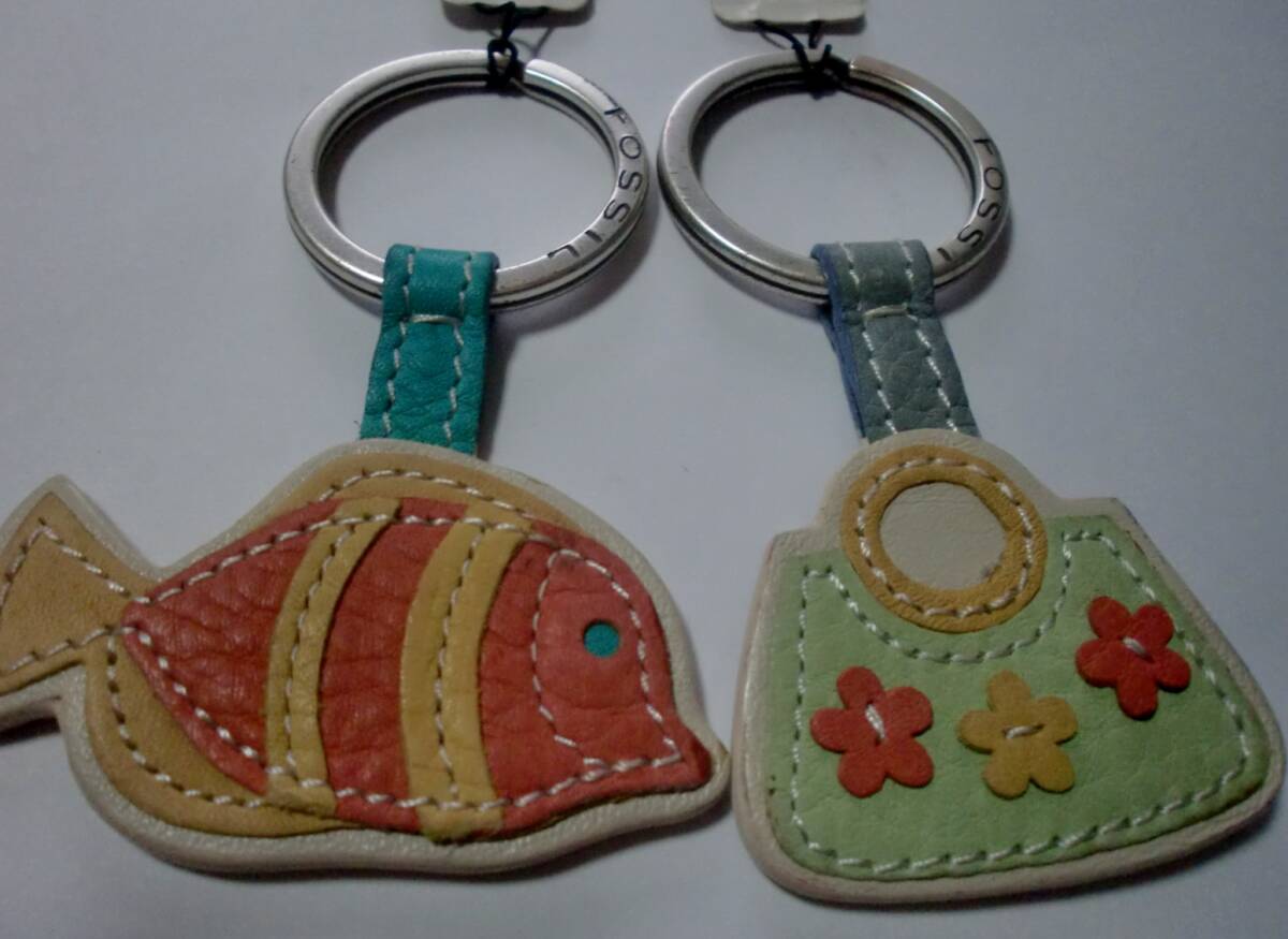 可愛い！！　送料無料　２点セット　新品・未使用品 FOSSIL フォッシル キーホルダー_画像1