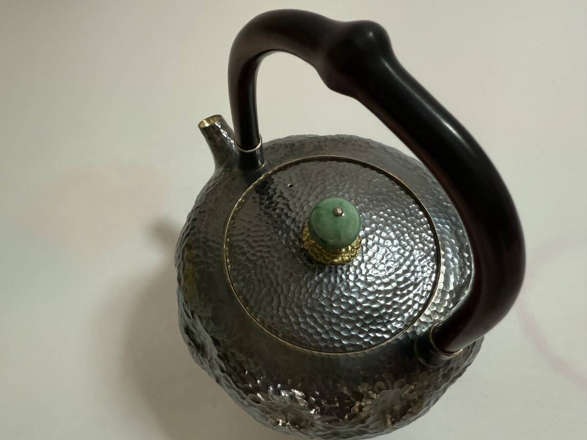 時(shí)代 純銀制 大國壽郎造 槌目 翡翠摘み 湯沸 工蕓品 美術(shù)品 銀瓶 煎茶道具