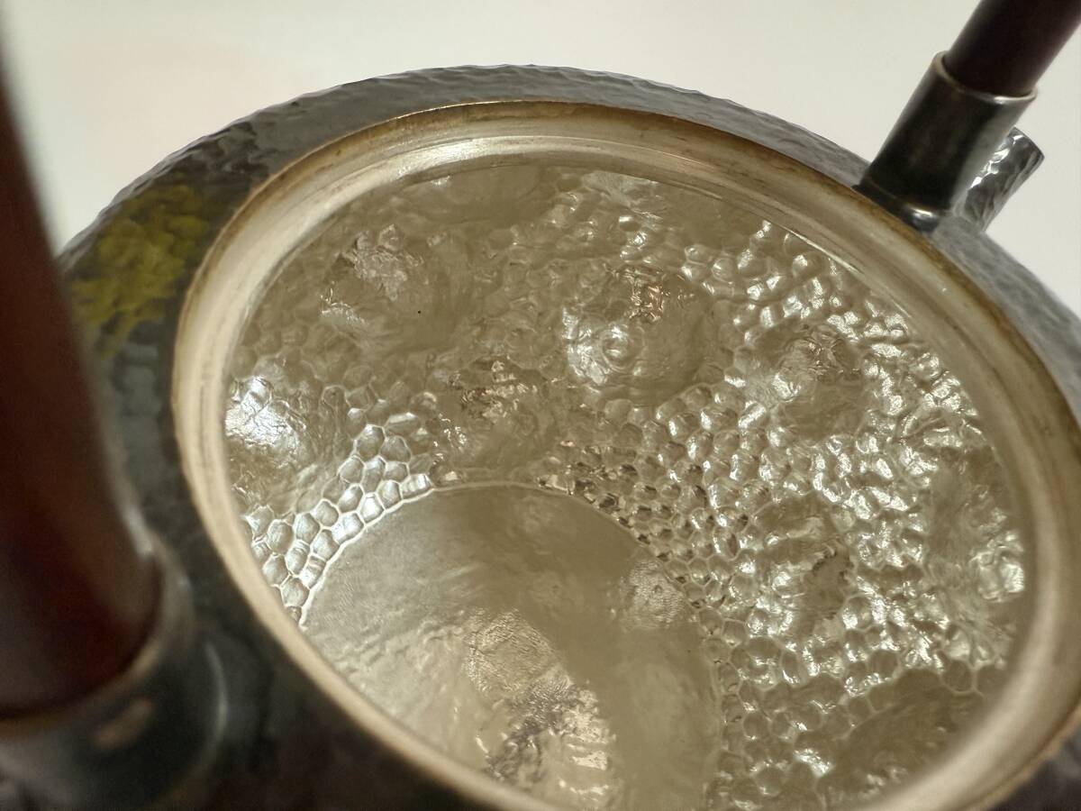 時(shí)代 純銀制 大國壽郎造 槌目 翡翠摘み 湯沸 工蕓品 美術(shù)品 銀瓶 煎茶道具