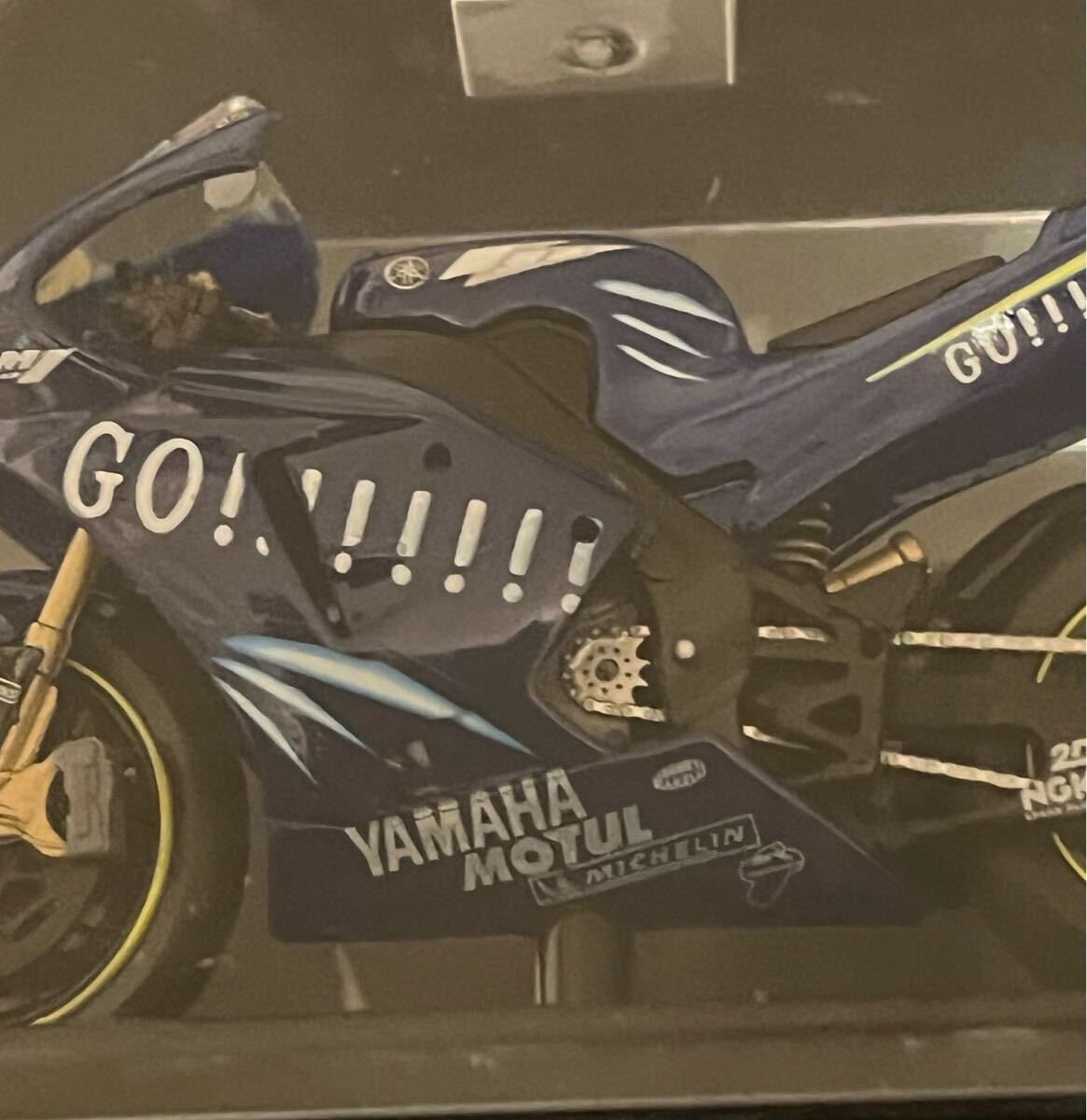 Revell 1:22 1/22 YAMAHA YZR M1 World Champion 2004 Valentino Rossi バレンティーノ?ロッシ バイク レベル 完成品 1/24より少し大きい
