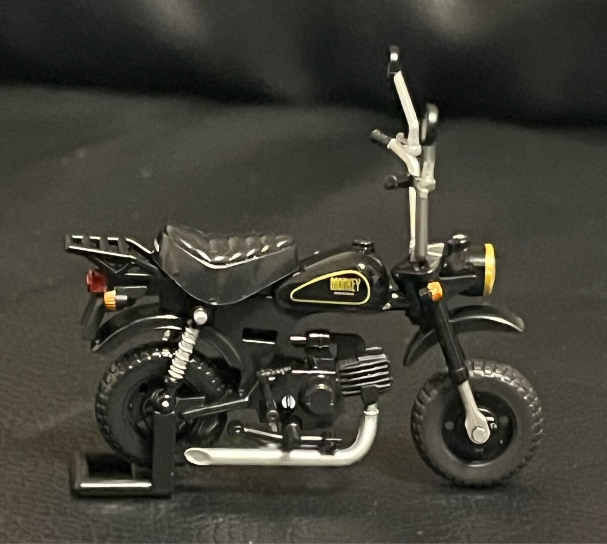 1/24スケール ホンダ モンキー カスタムマフラー HONDA MONKEY 1990 ミニカーオートバイ 原付き バイク 検索 GORILLA オートバイ ゴリラ　