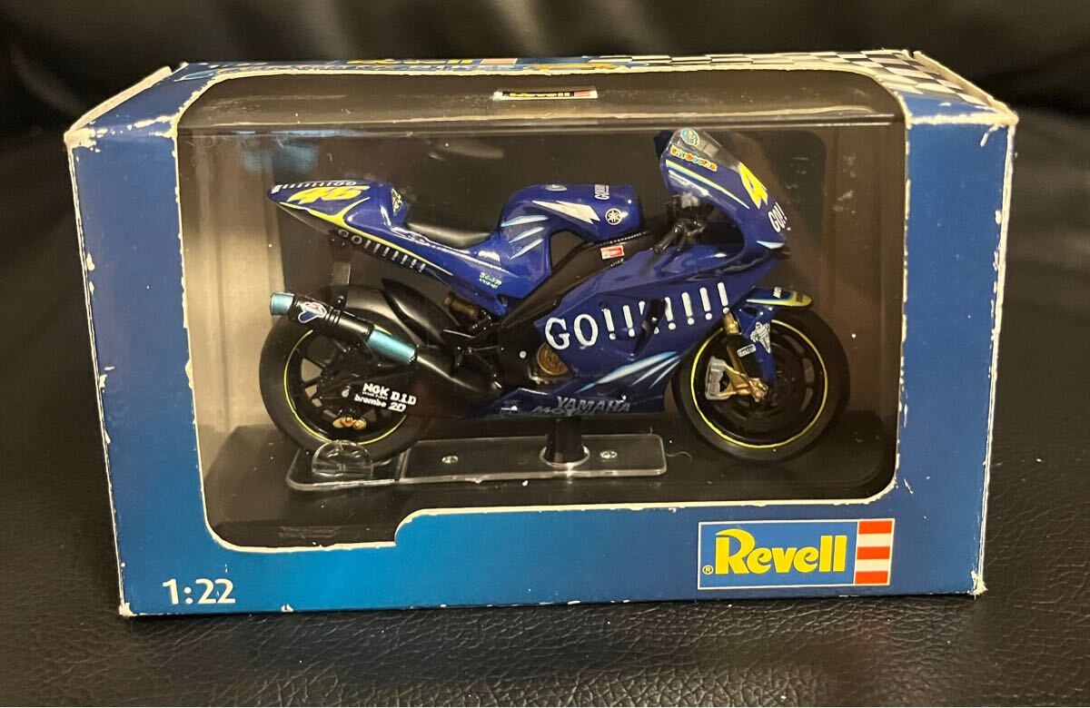Revell 1:22 1/22 YAMAHA YZR M1 World Champion 2004 Valentino Rossi バレンティーノ?ロッシ バイク レベル 完成品 1/24より少し大きい