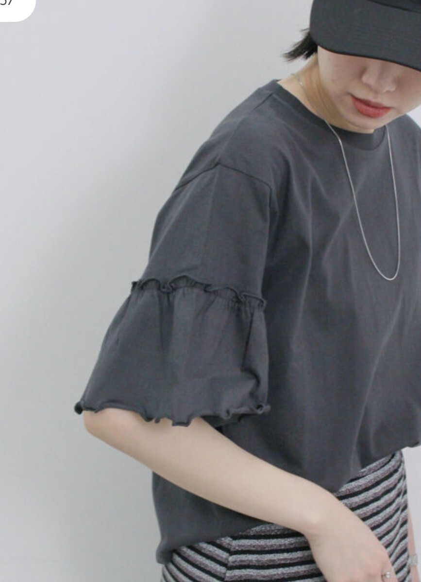 サマンサモスモスブルー フリルスリーブTシャツ新品チャコールグレー 今季完売