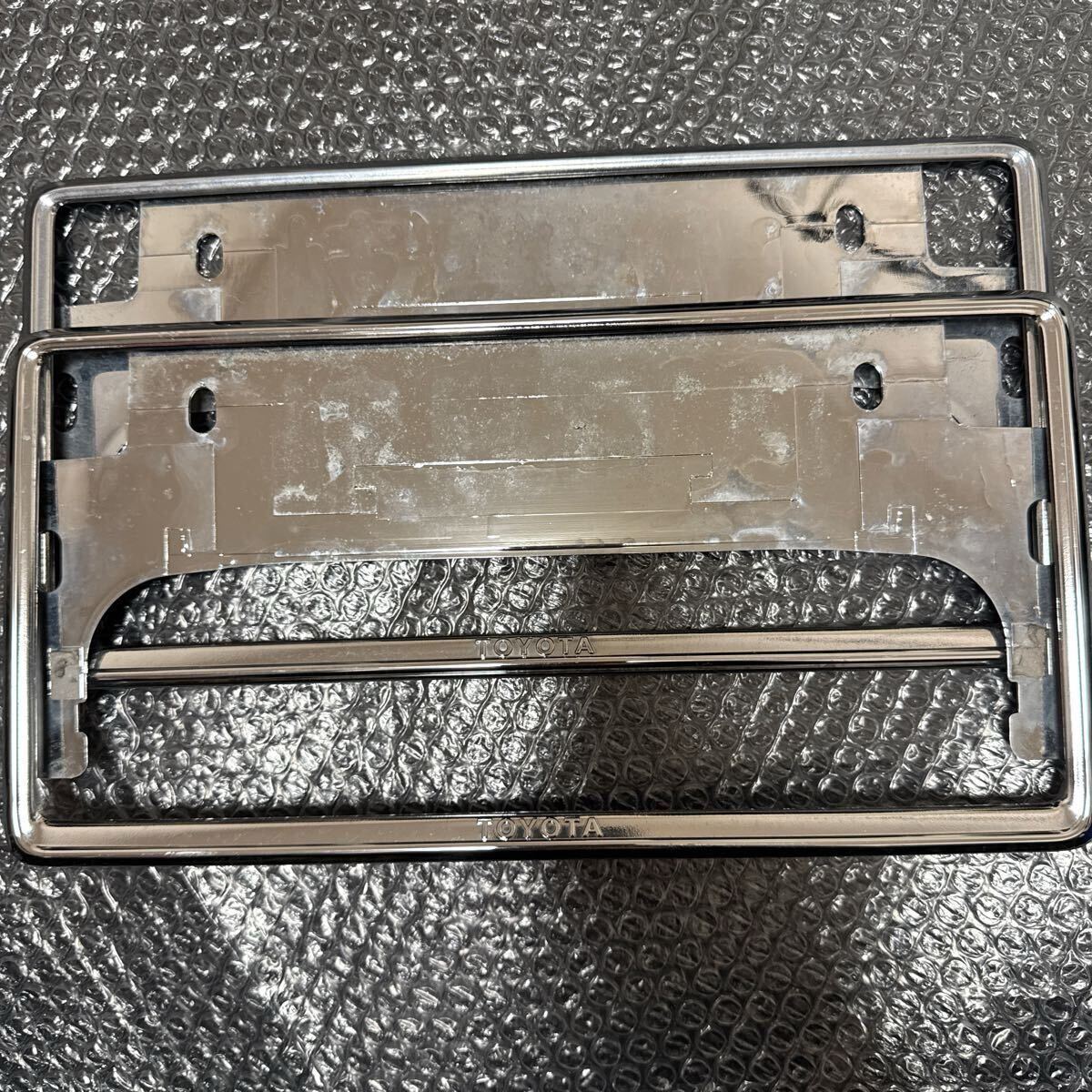 36-9 送料込み トヨタ純正オプション メッキ ナンバーフレーム デラックス フロント リア 前后セット
